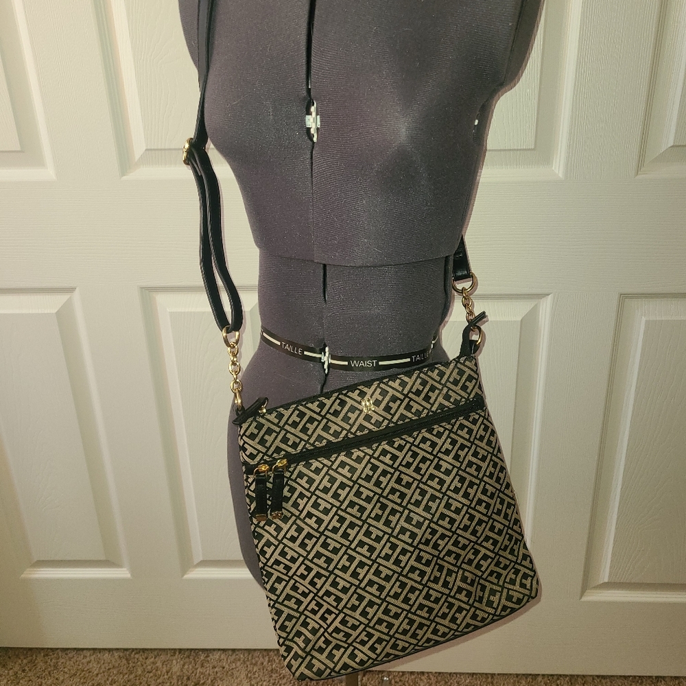 Tommy Hilfiger crossbody purse